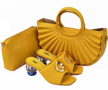 Load image into Gallery viewer, ITALY LEATHER PURSE &amp; SHOE SET

