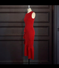 Load image into Gallery viewer, Sexy sleeveless round neck
