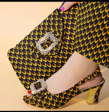 Load image into Gallery viewer, Handbag &amp; heel set African designs
