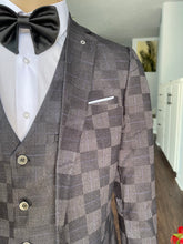 Load image into Gallery viewer, Groomsmen suit 3 pieces
